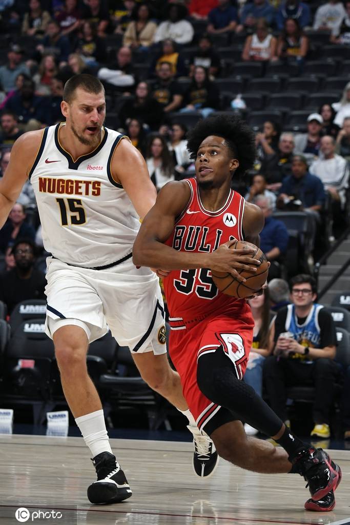 季前赛-约老师18+8吉迪25+9 掘金主场胜公牛